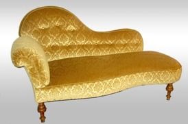 vacker soffa med fint mönster